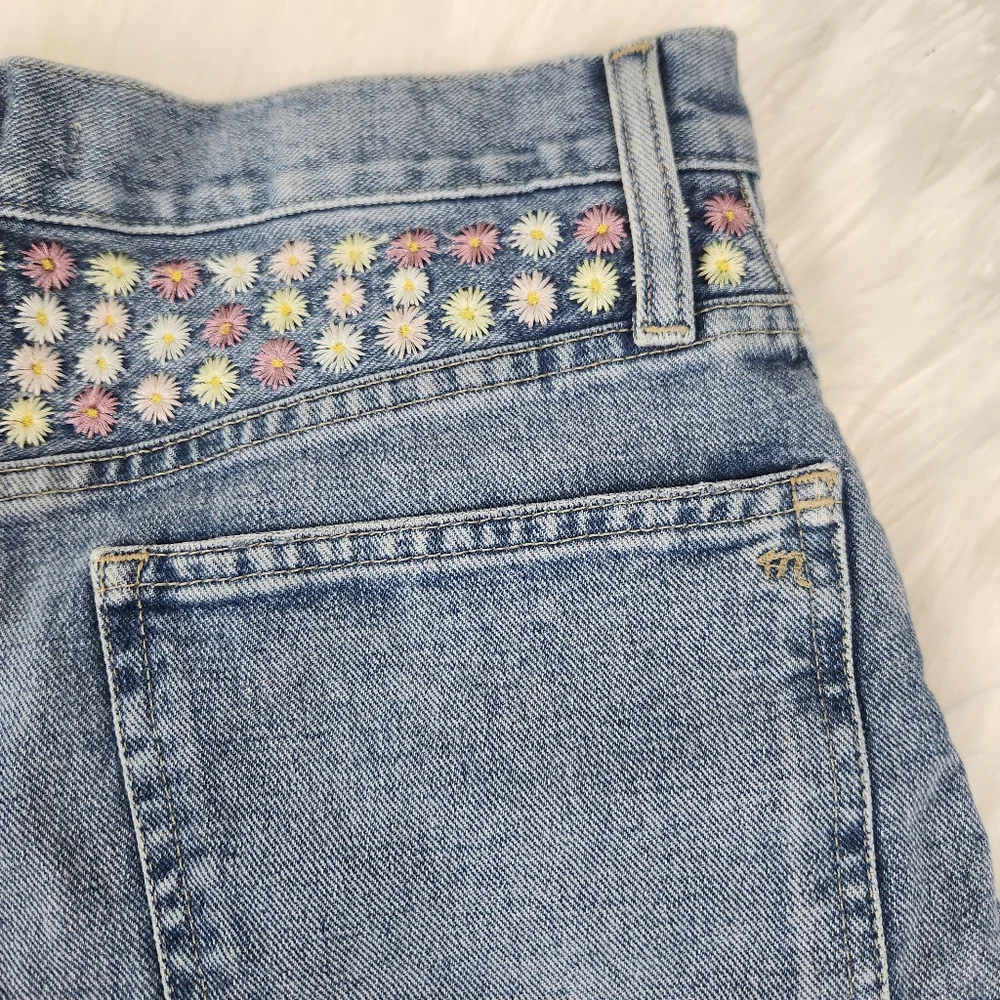 Madewell Floral Embroided Cutoff Medium Wash Denim Shorts